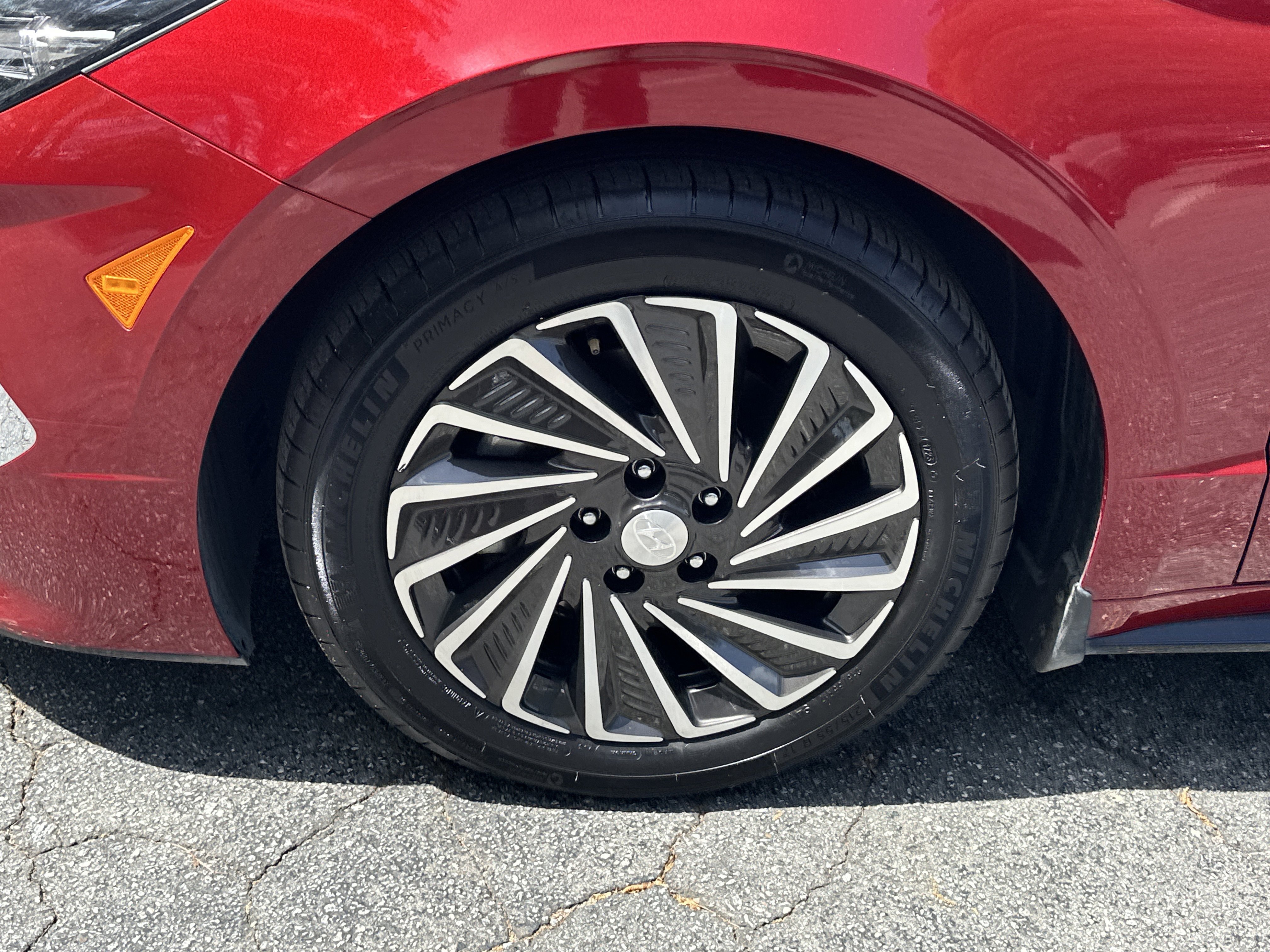 Used 2023 Ultimate Red Hyundai SEL image 13