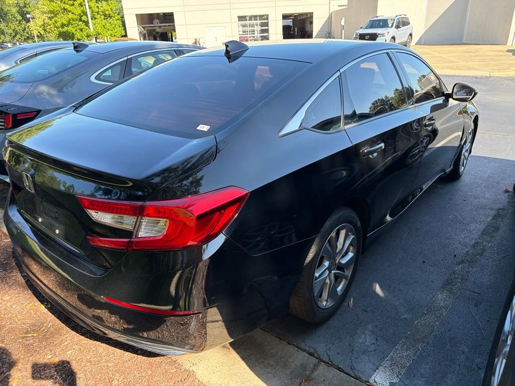 Used 2018  Honda LX image 4
