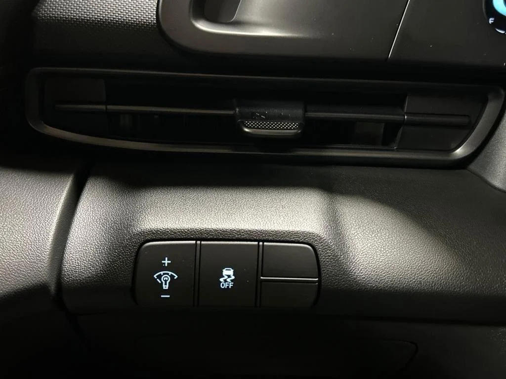 2025 Hyundai Elantra SEL - Photo 18