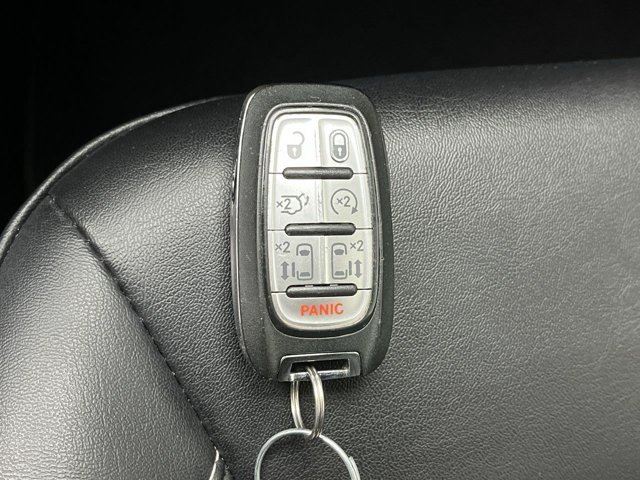 Used 2024 Silver Mist Clearcoat Chrysler Touring L image 26