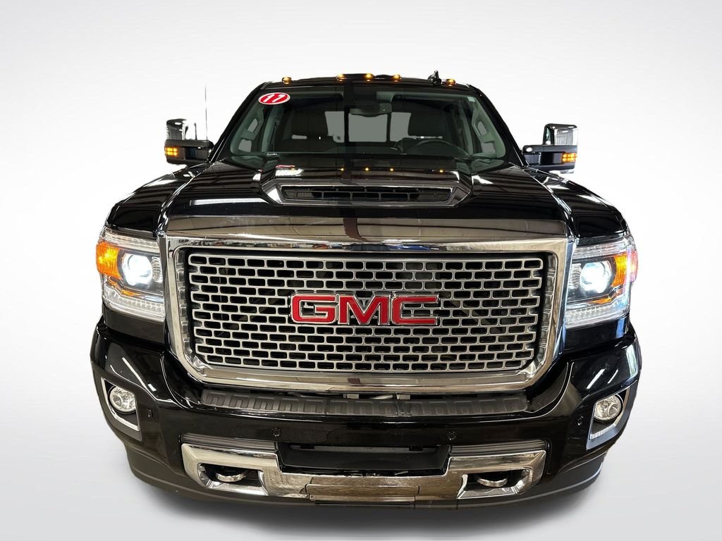 Used 2017 Black GMC Denali image 9