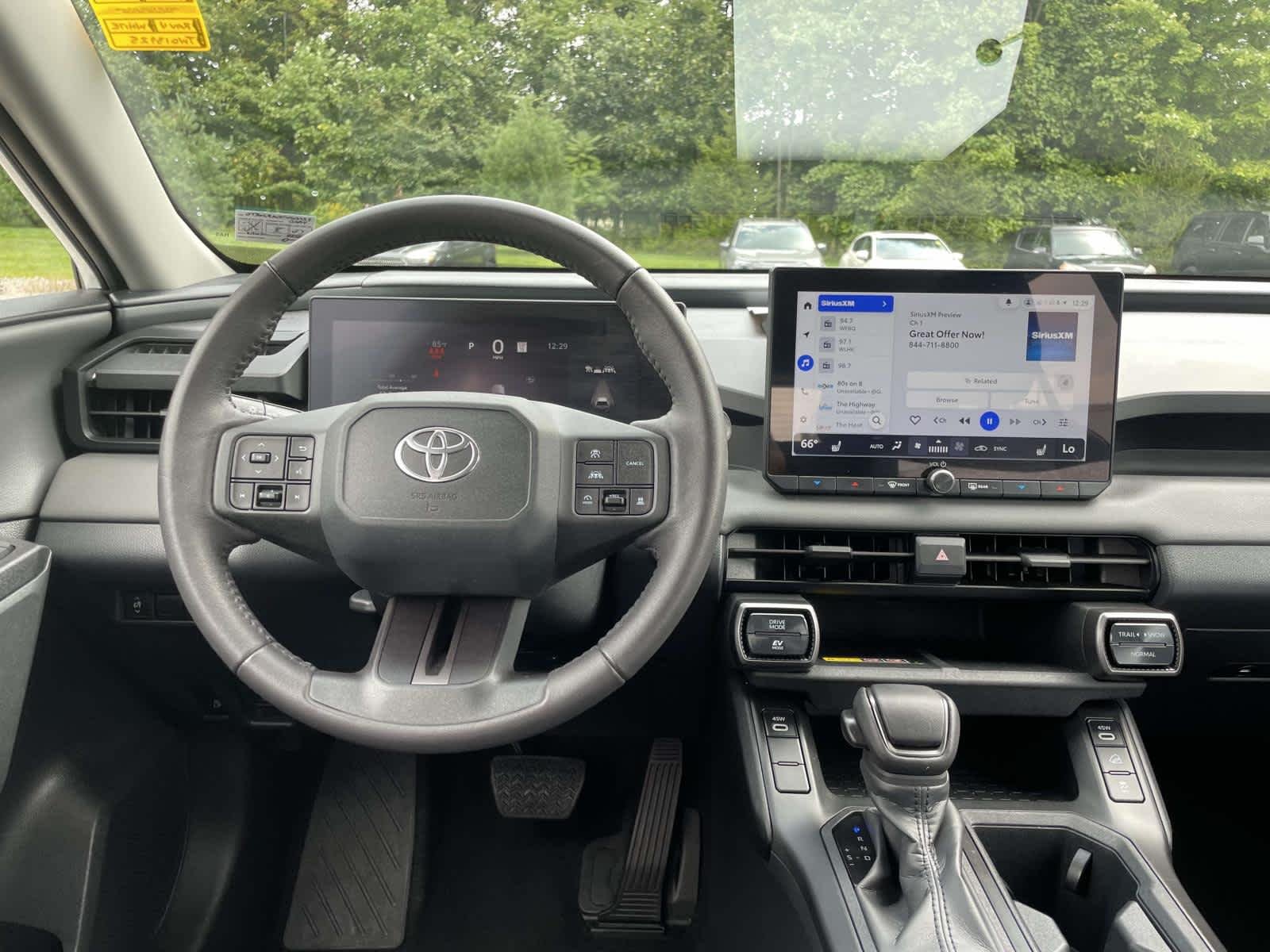 Used 2026 Wind Chill Pearl Toyota XLE Premium image 33