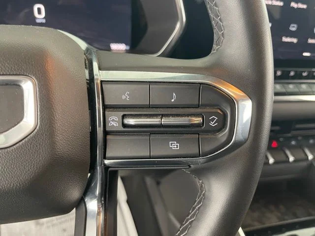 Used 2025 Silver GMC Elevation image 38