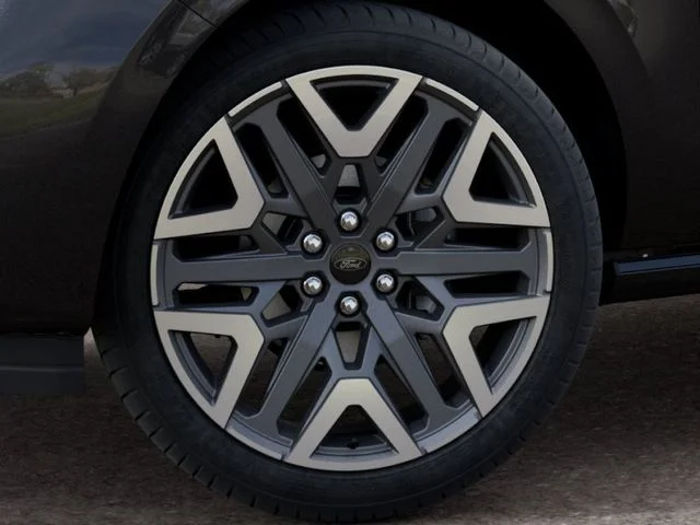New 2027 Gray Metallic Ford Platinum image 19