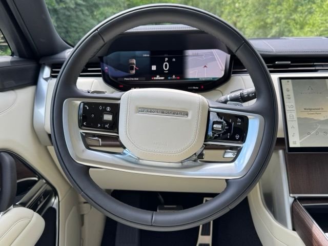 New 2026 Ostuni Pearl White Land Rover SE image 22