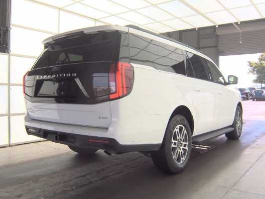 Used 2025 Oxford White Clearcoat Ford Active image 5