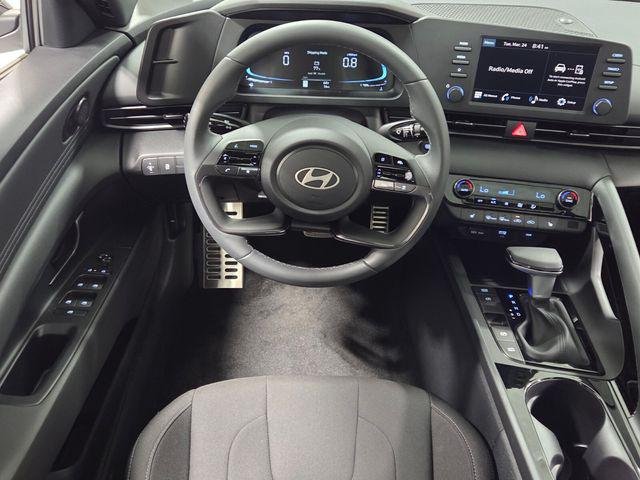 New 2026 White Hyundai SEL Sport Premium image 7