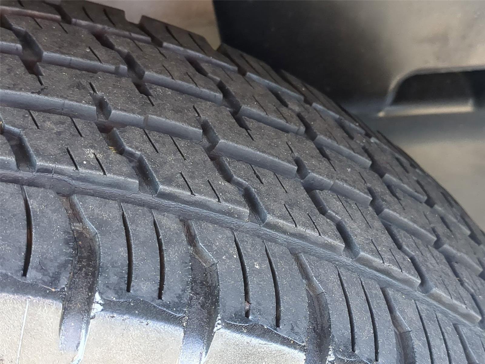 Used 2019 White Clearcoat Jeep Trailhawk image 13