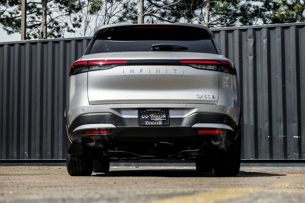 New 2027 WARM TITANIUM INFINITI Luxe AWD image 8