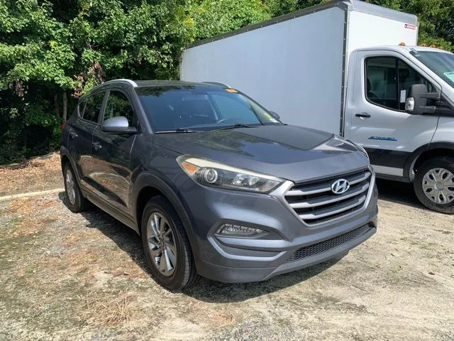 Used 2017 Coliseum Grey Hyundai SE image 2