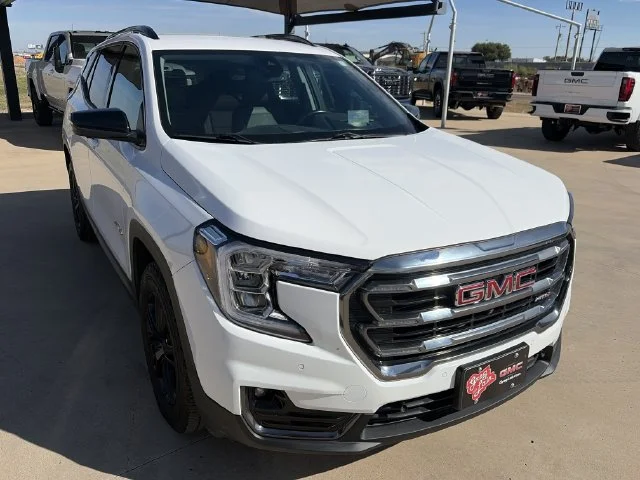 Used 2024 White GMC AT4 image 8