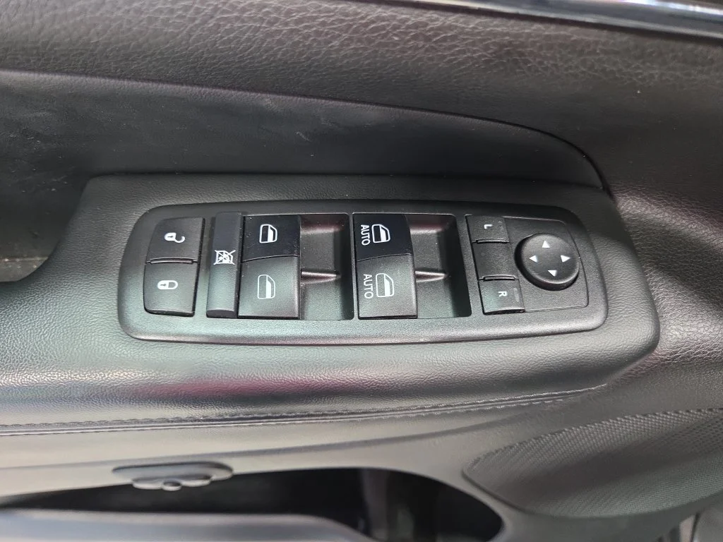Used 2018 Black Jeep Limited image 32