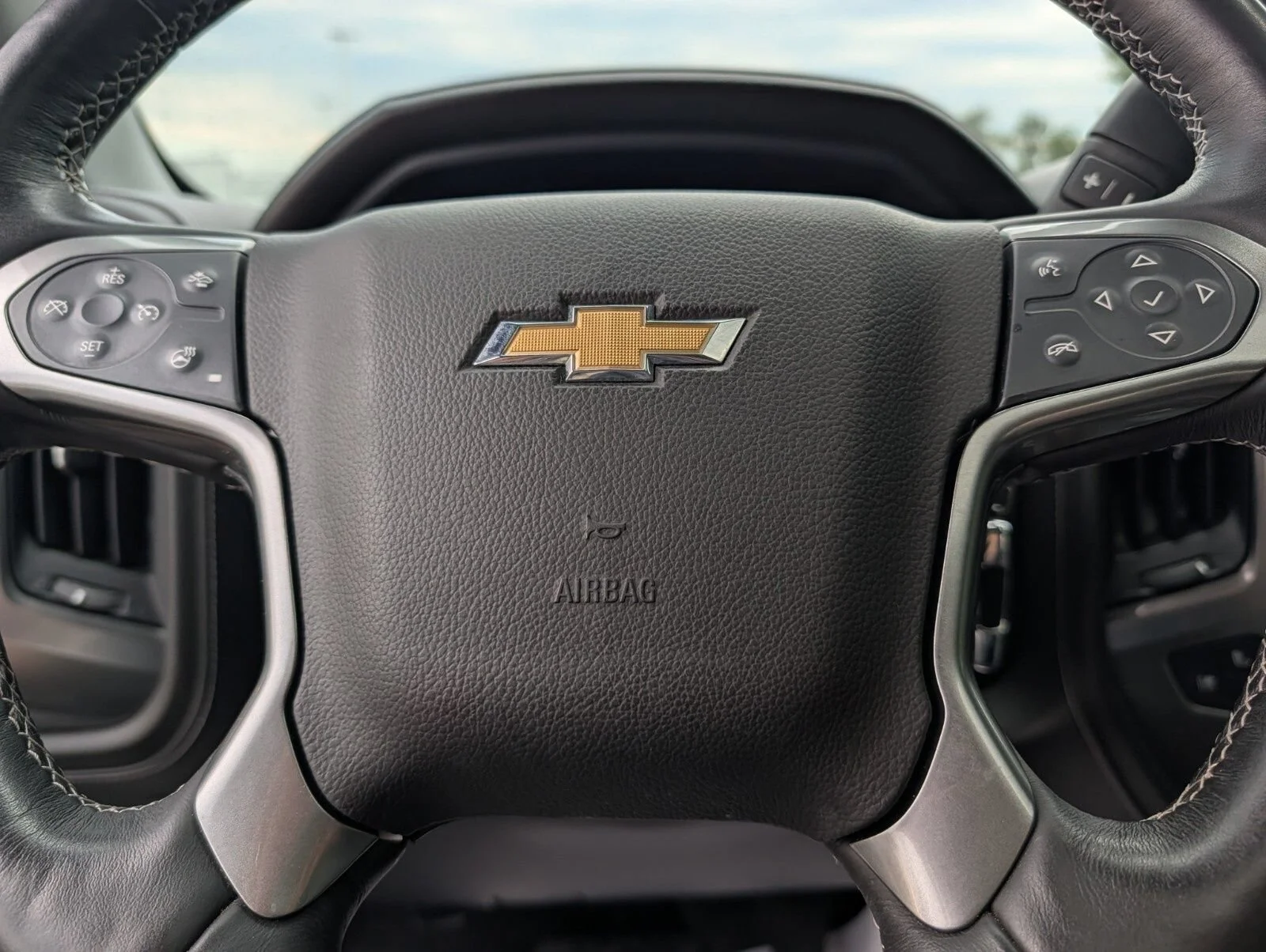 Used 2017 GRAPHITE METALLIC Chevrolet LTZ image 34