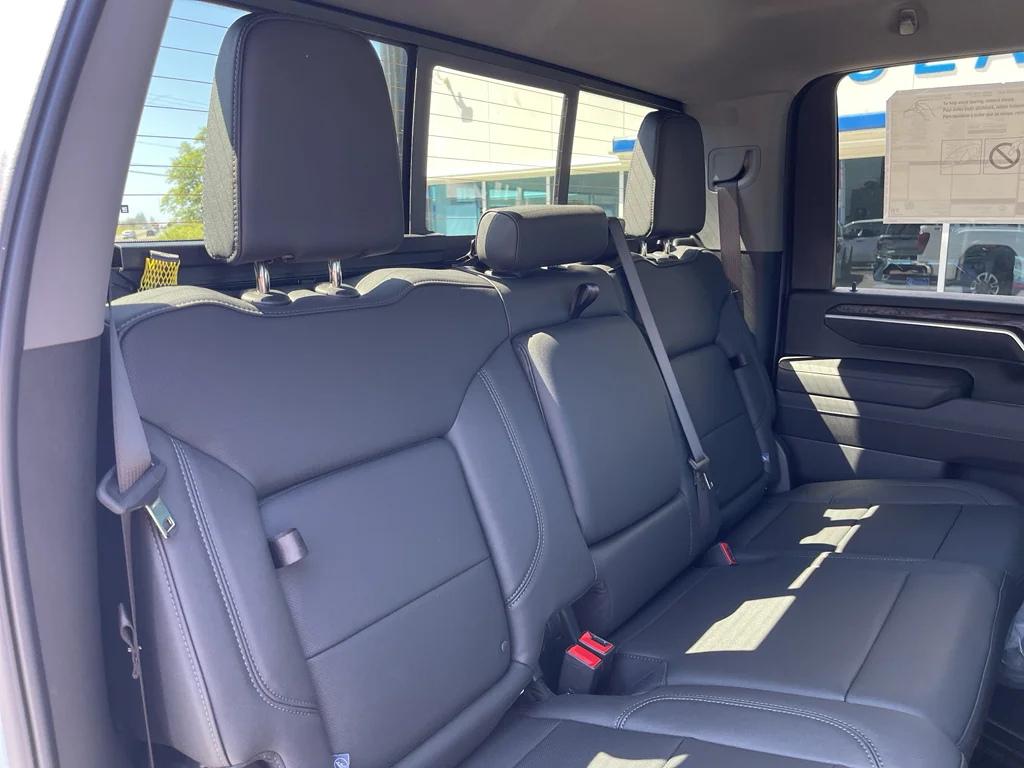 2025 GMC Sierra 3500HD SLT - Photo 31