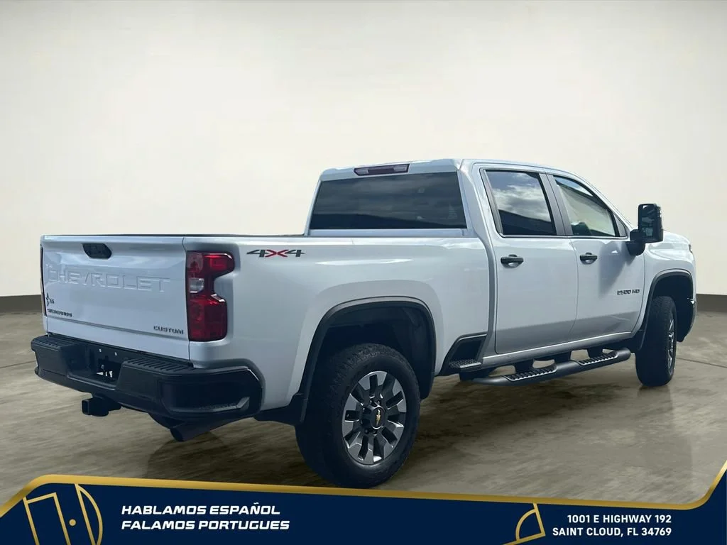 Used 2025 Summit White Chevrolet Custom image 6