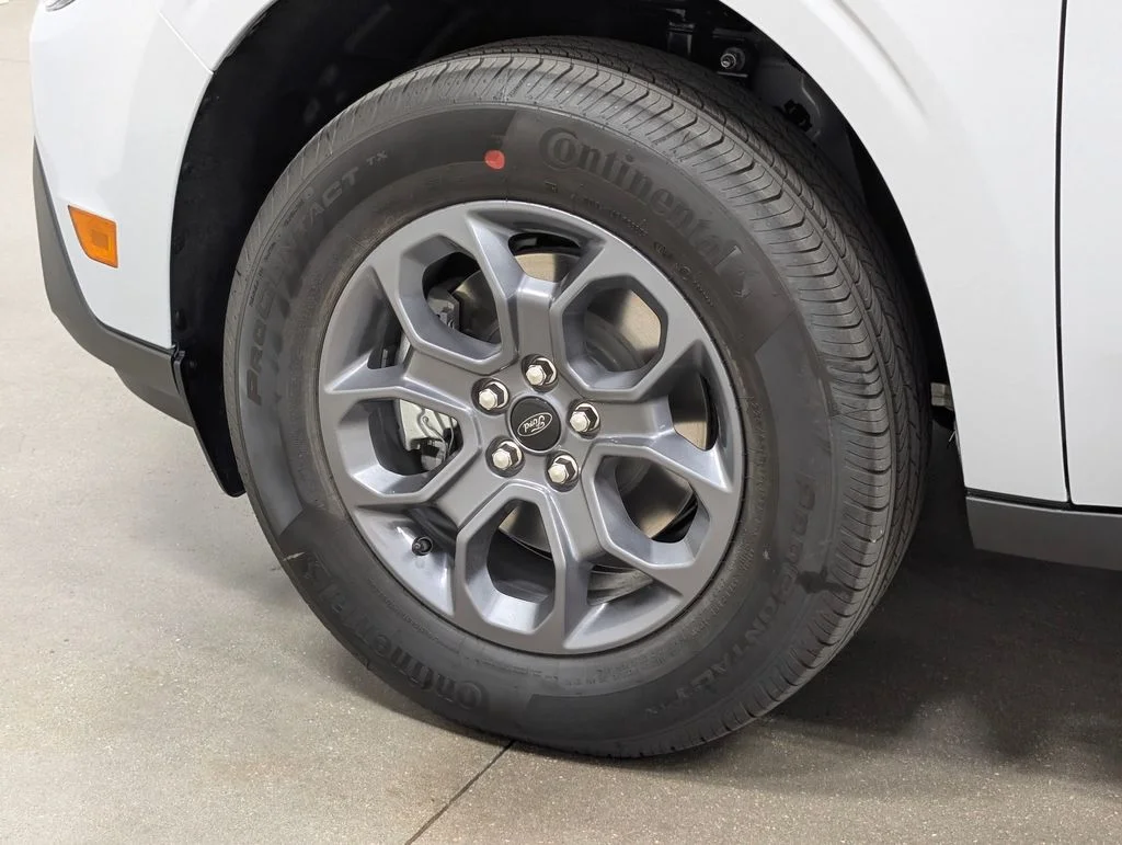 New 2026 Space White Metallic Ford XLT image 2