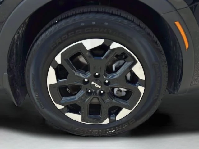 Used 2025 Black Kia S image 10