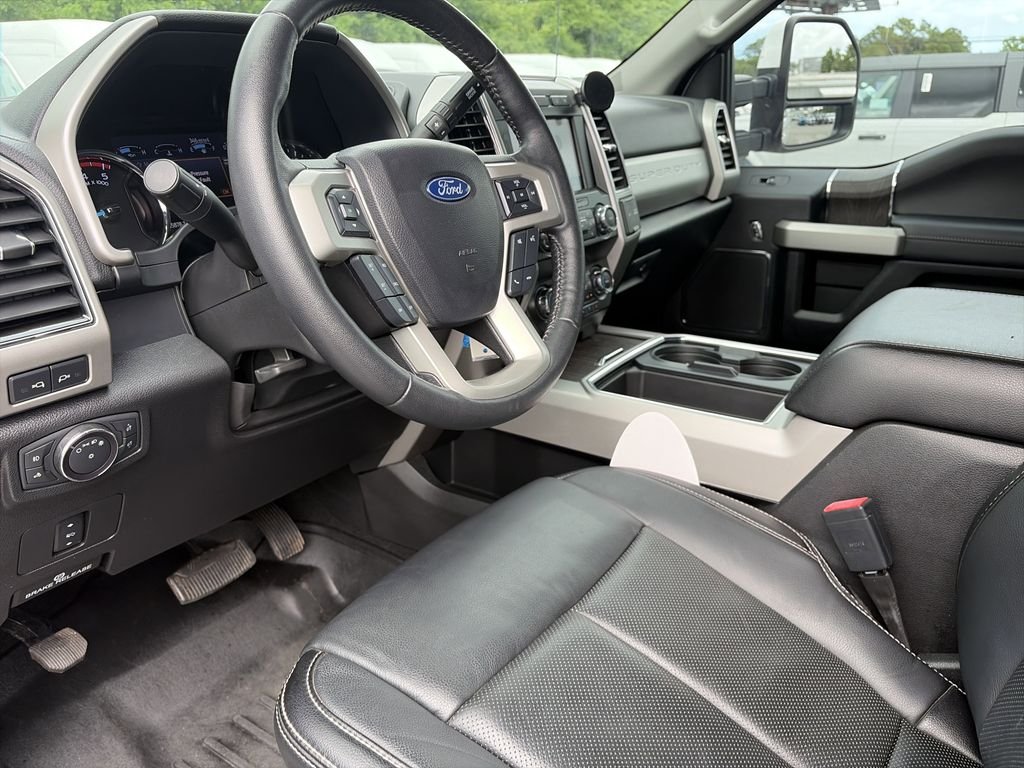 Used 2020 White Ford Lariat image 11