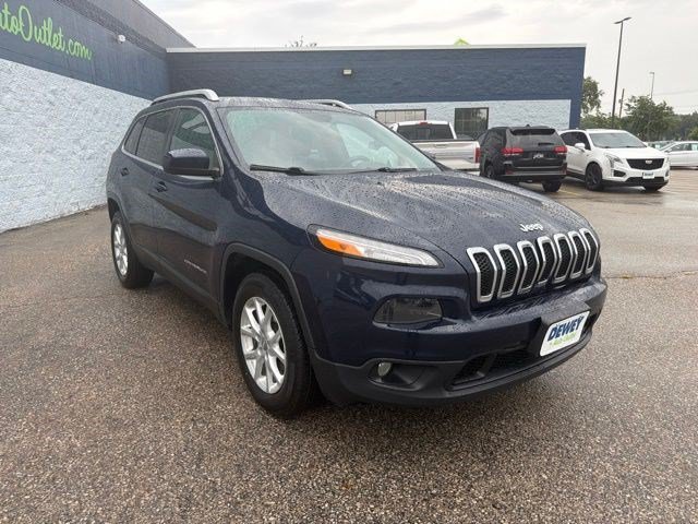 Used 2015 True Blue Pearlcoat Jeep Latitude image 7