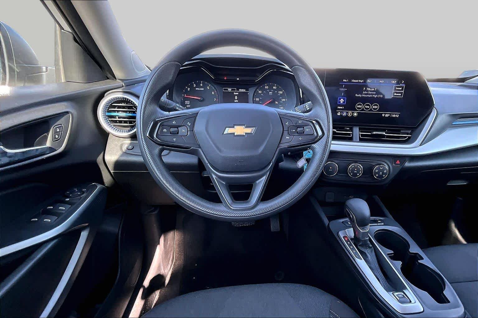 Used 2025 Summit White Chevrolet LS image 6
