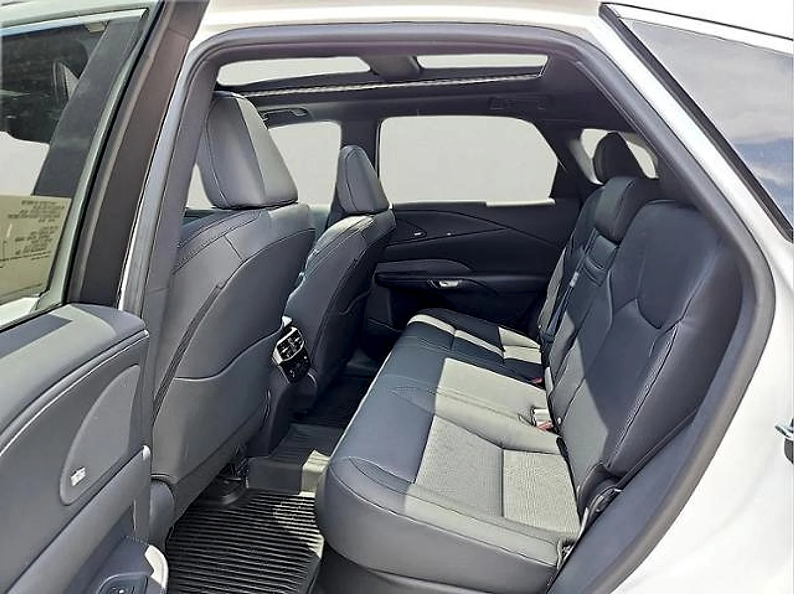 Used 2026 Eminent White Pearl Lexus Premium+ image 5