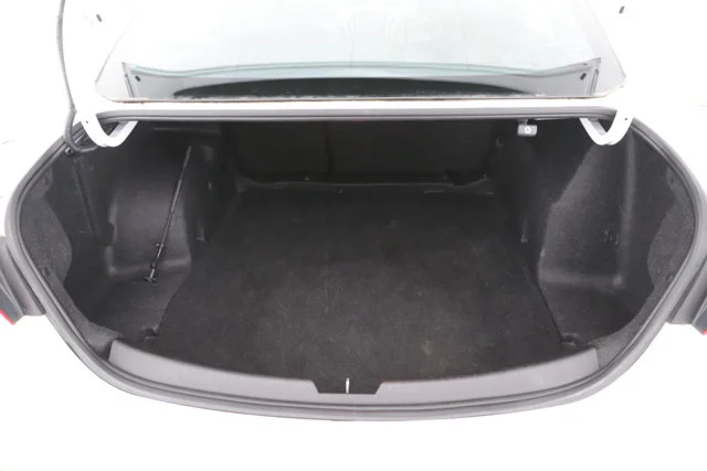 Used 2016 White Chevrolet LT image 32