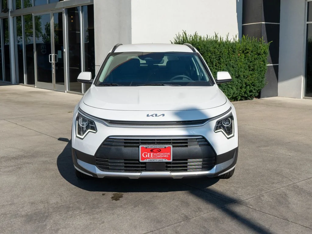 New 2026 Snow White Pearl Kia EX image 2
