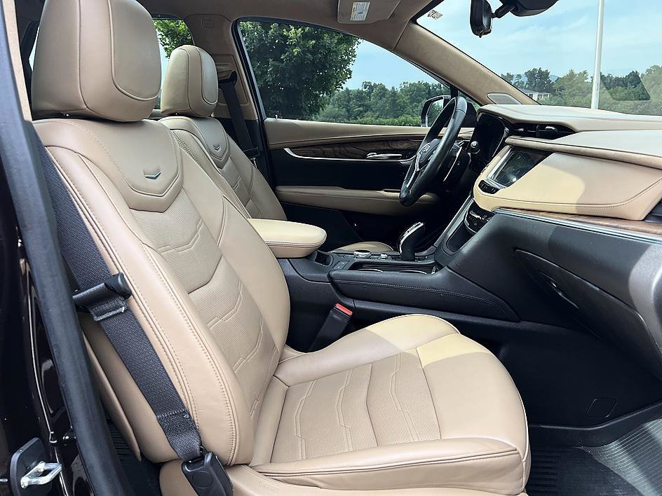 Used 2020 Garnet Metallic Cadillac Sport AWD image 21