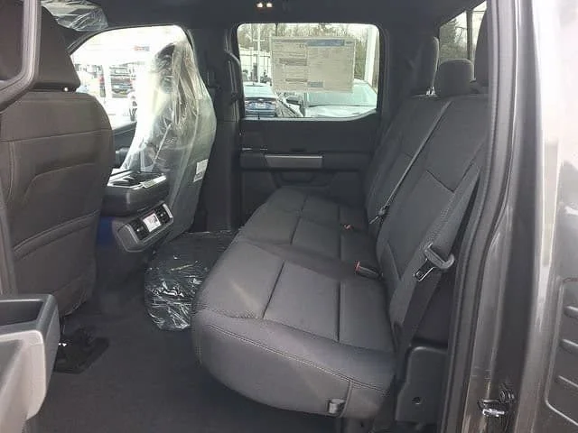 New 2026 Carbonized Gray Metallic Ford XLT image 7