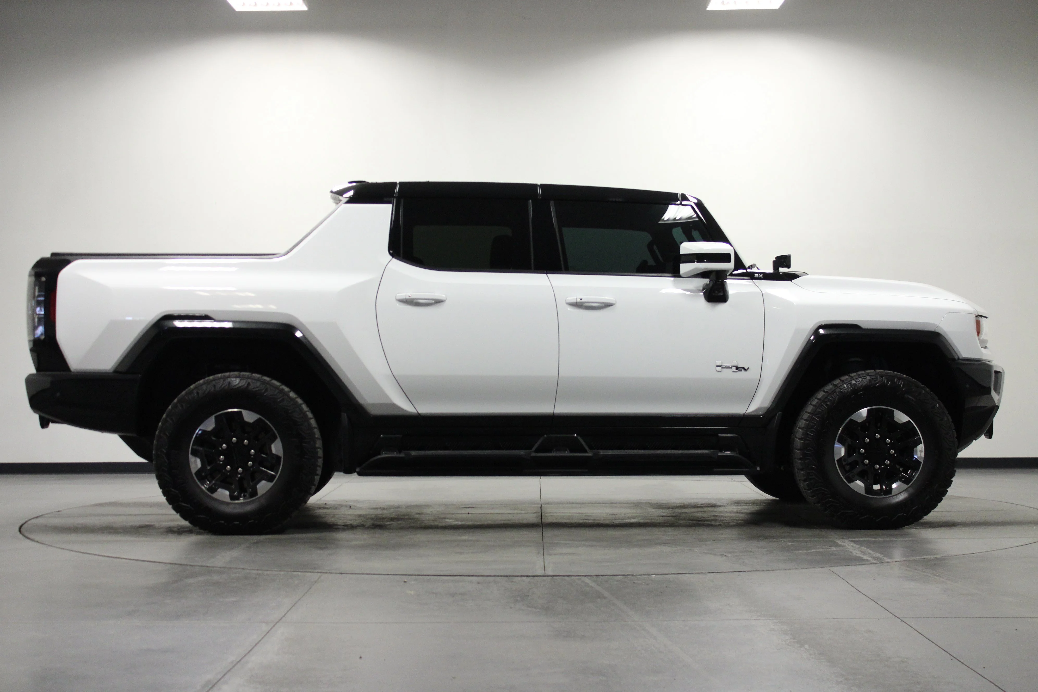 Used 2024 Interstellar White GMC 3X image 3