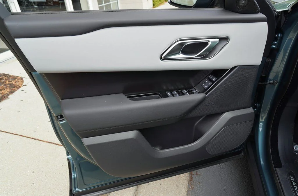 Certified Used 2026 Green Land Rover Dynamic SE image 10