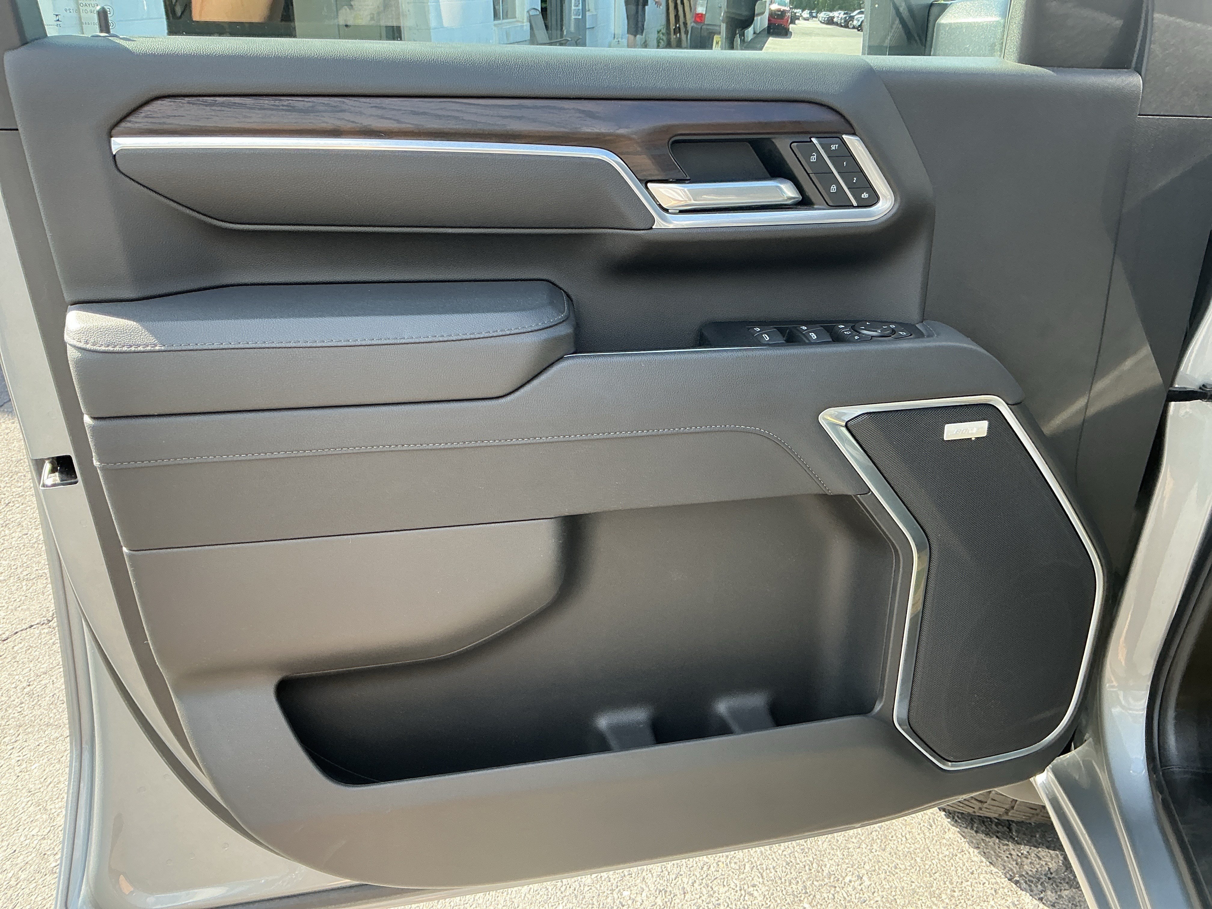 Used 2025 Sterling Metallic GMC SLT image 19