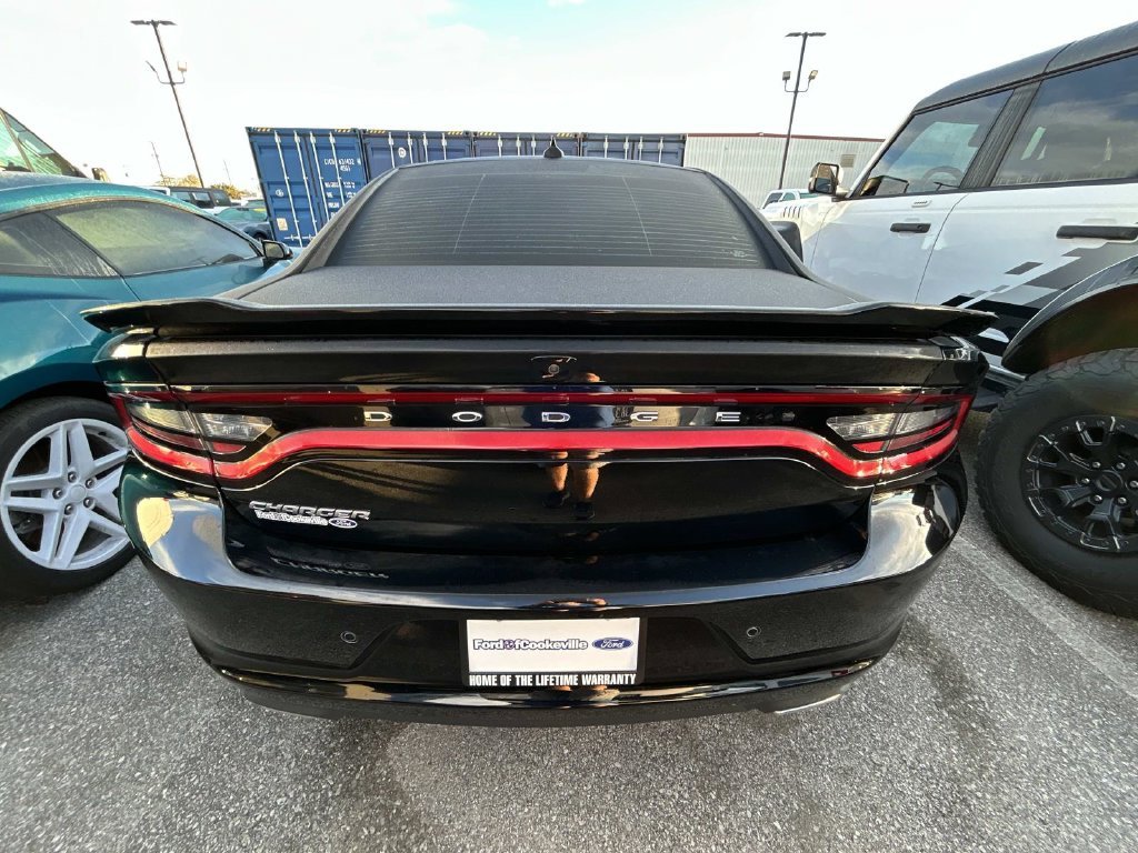Used 2023 Pitch Black Clearcoat Dodge SXT image 4