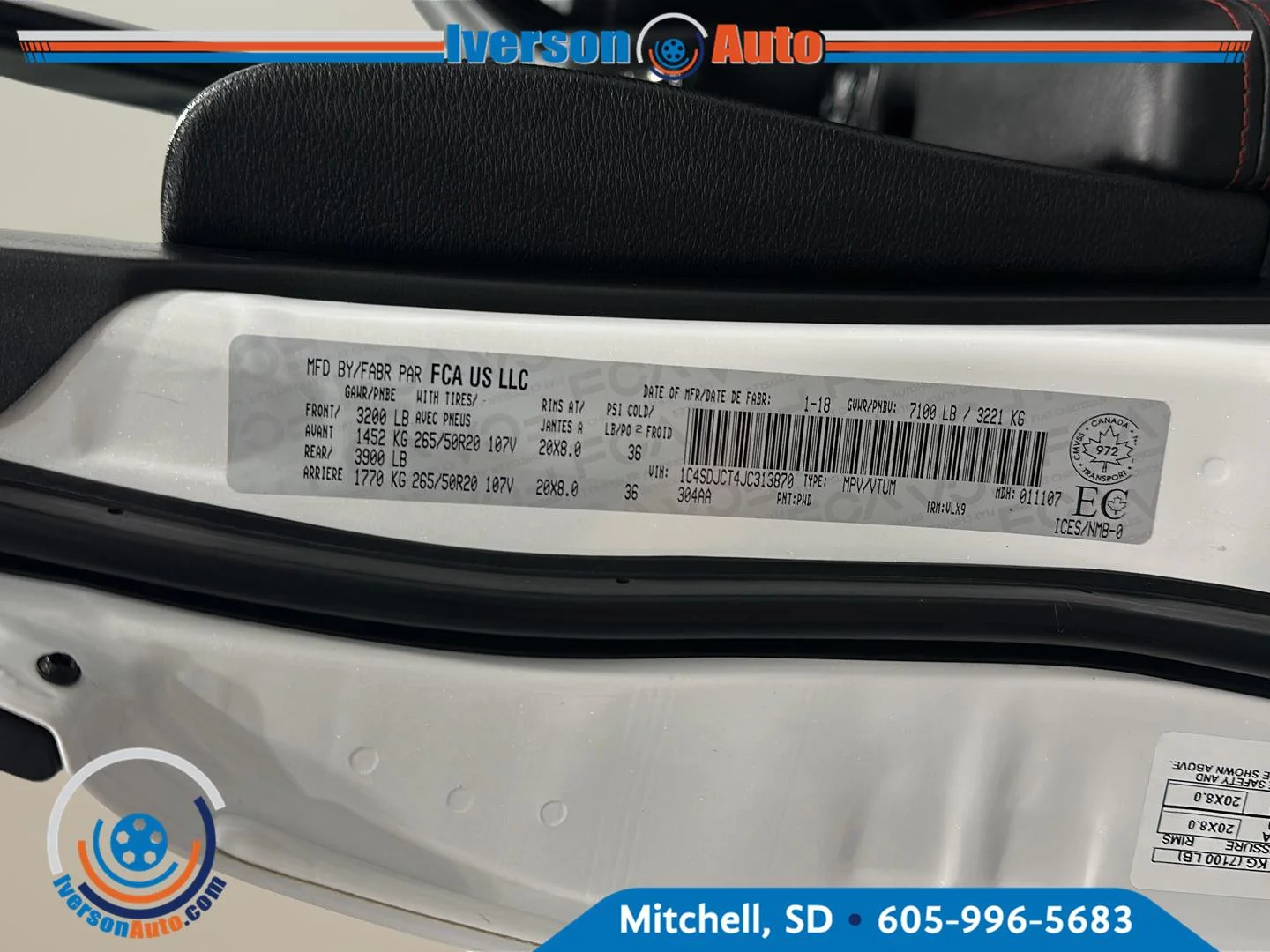 Used 2018 Ivory Tri-Coat Pearl Dodge R/T image 12