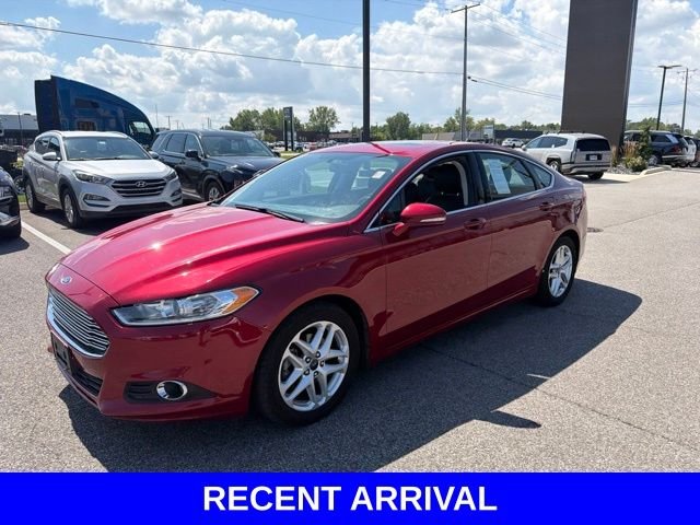 Used 2015 Red Ford SE image 8