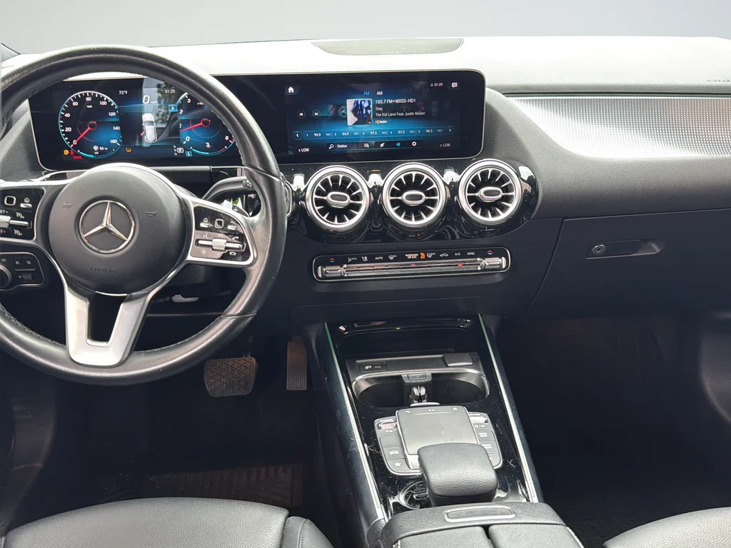 Used 2021 Black Mercedes-Benz GLA 250 image 18