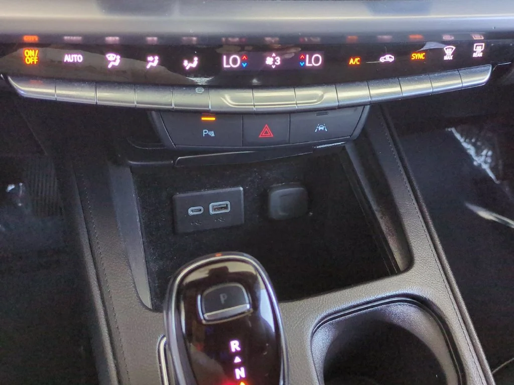 2024 Cadillac XT4 Premium Luxury - Photo 19