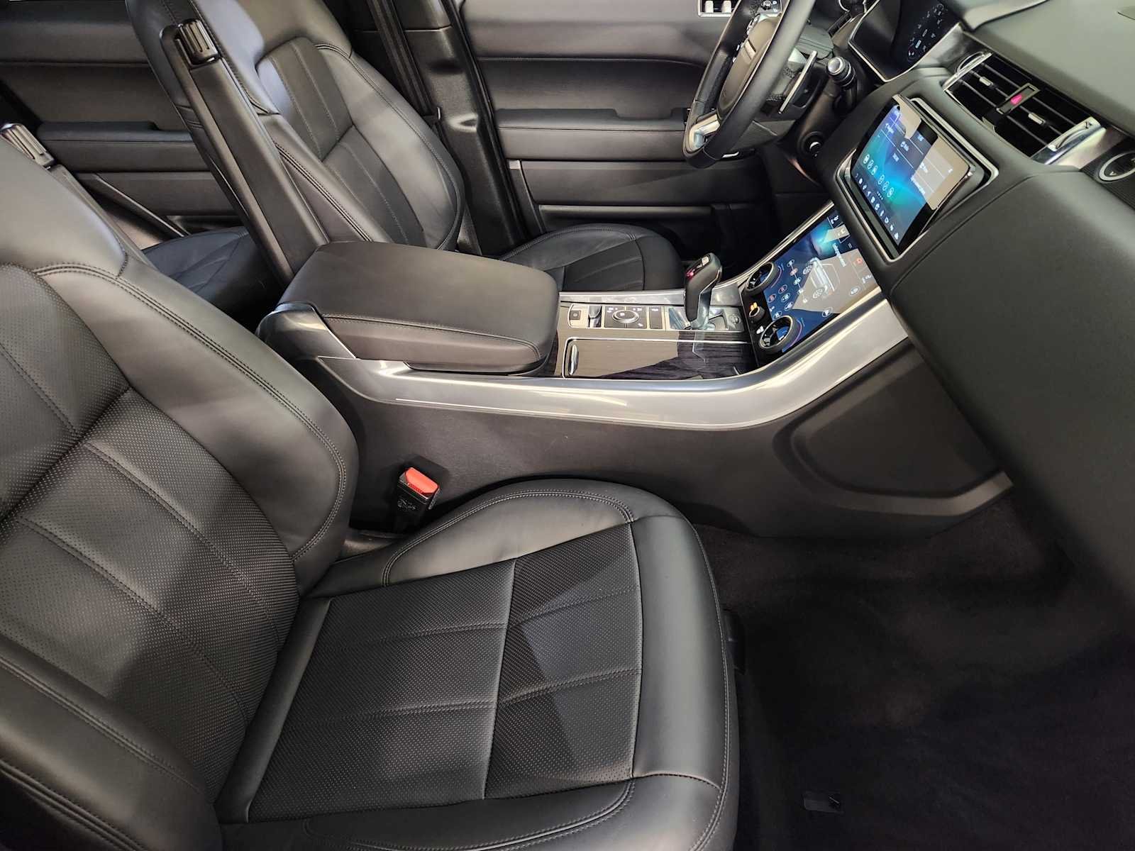Used 2022 Fuji White Land Rover HSE Silver Edition image 3
