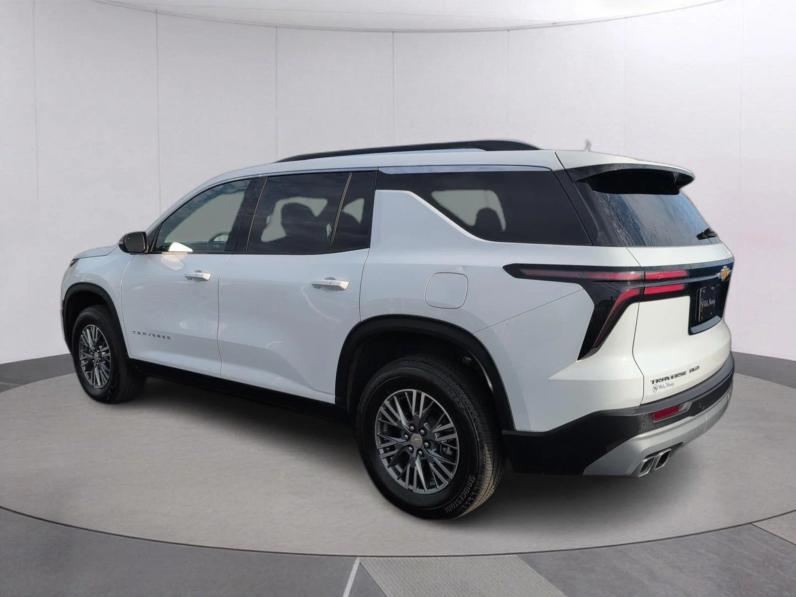 Used 2024 Downpour Metallic GMC SLE image 5