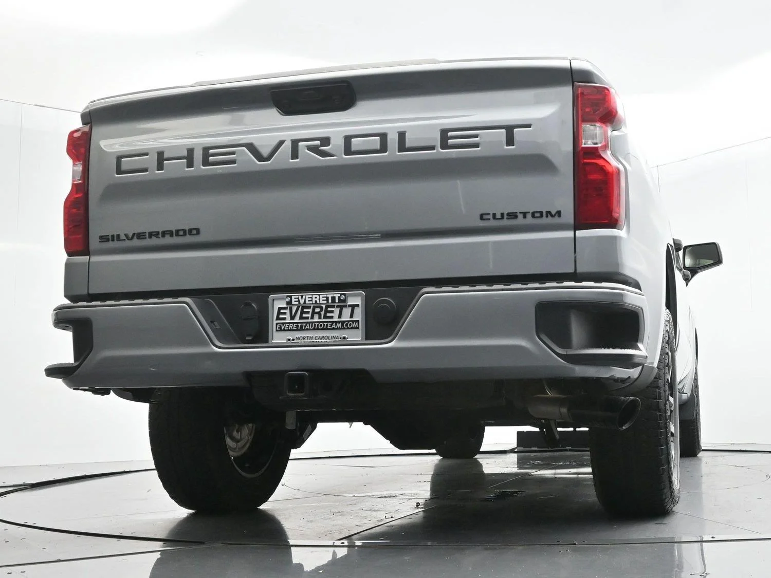 Used 2025 Sterling Gray Metallic Chevrolet Custom image 47