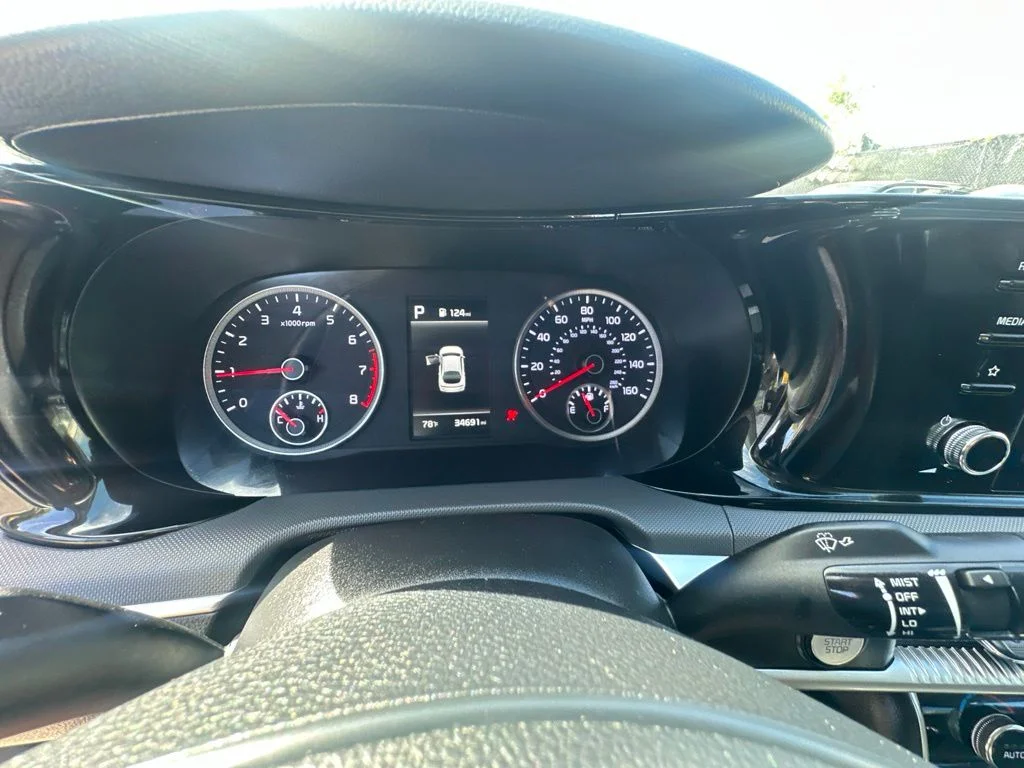 Used 2024 Silver Kia LXS image 13