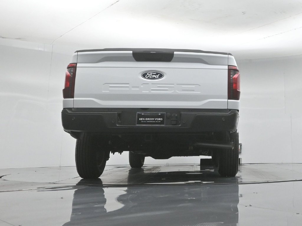 New 2026 Oxford White Ford XL image 39