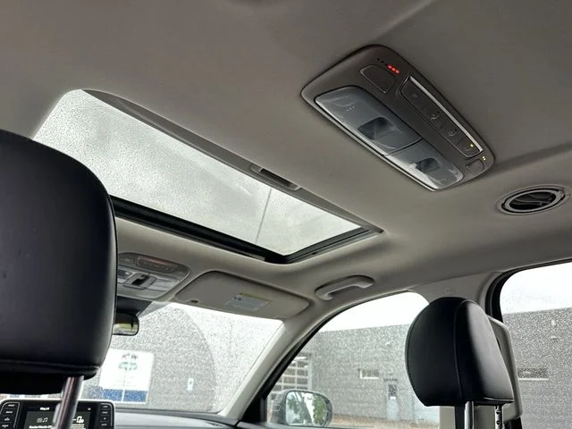 Used 2021 Black Kia S image 18