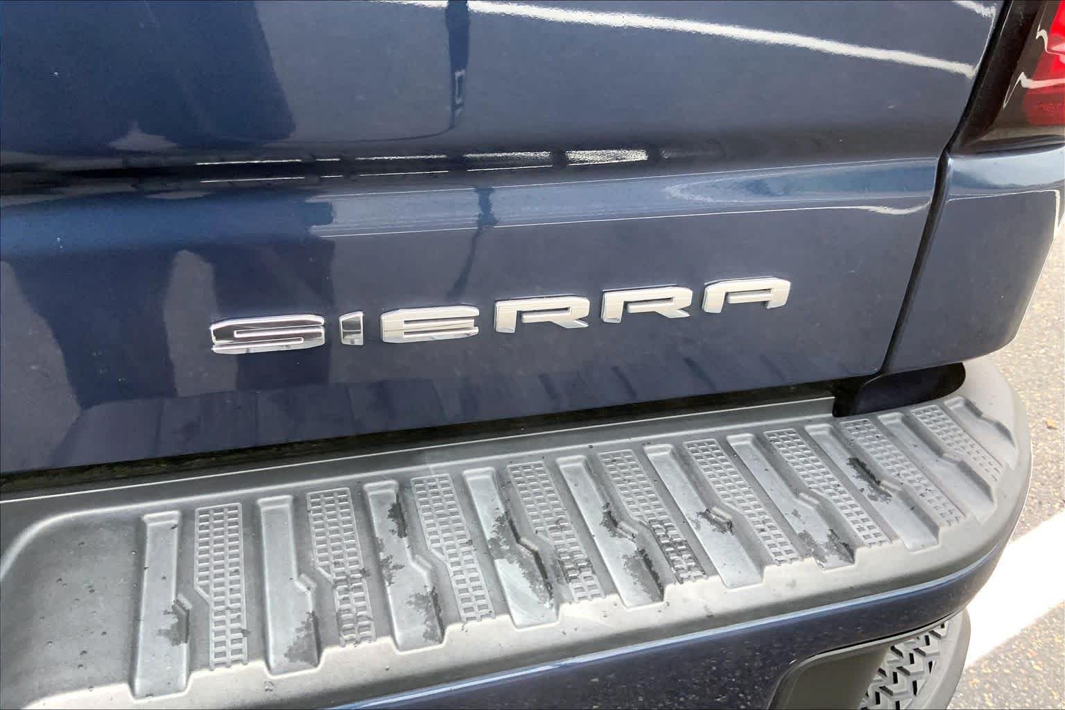 Used 2022 Pacific Blue Metallic GMC Denali image 32