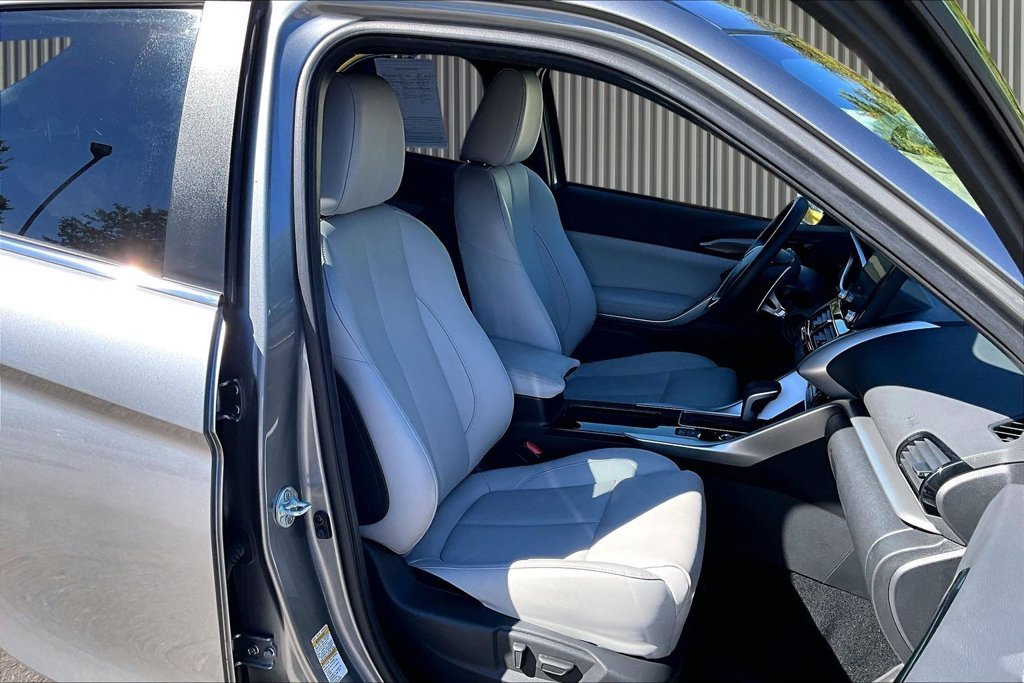 Used 2025 Gray Mitsubishi  image 10