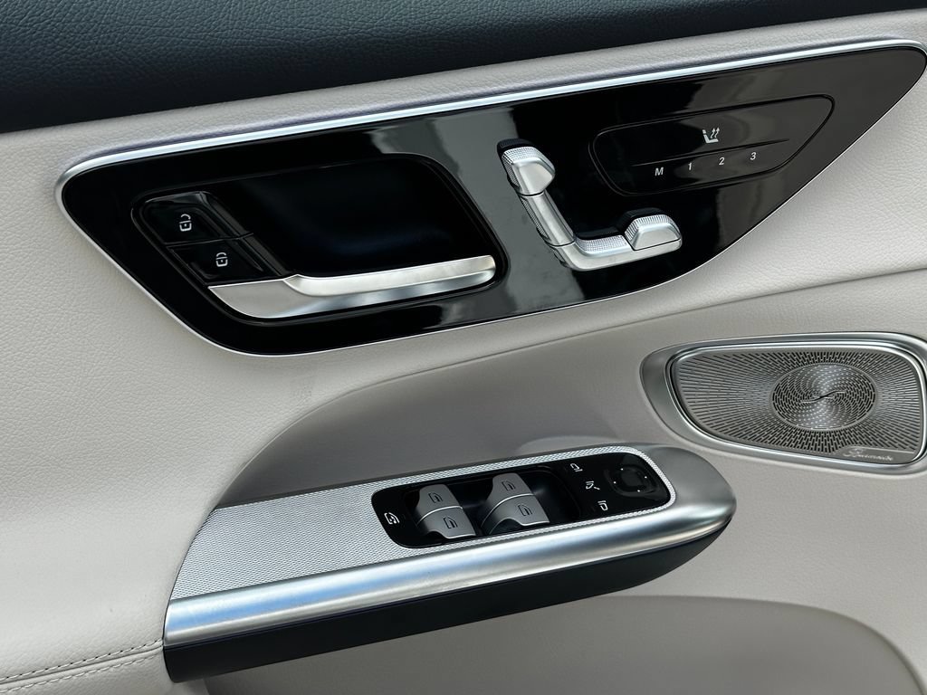 New 2026 Polar White Mercedes-Benz GLC 300 image 50