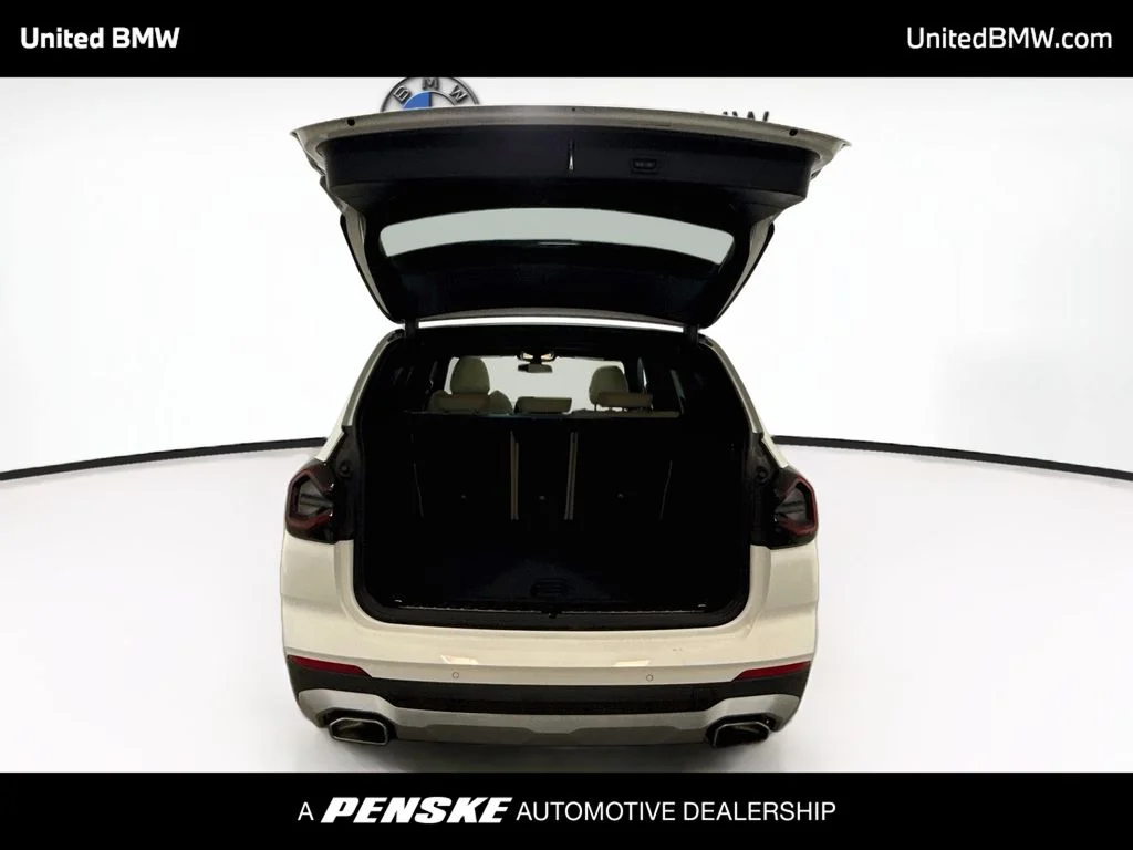Used 2024 Alpine White BMW sDrive30i image 21