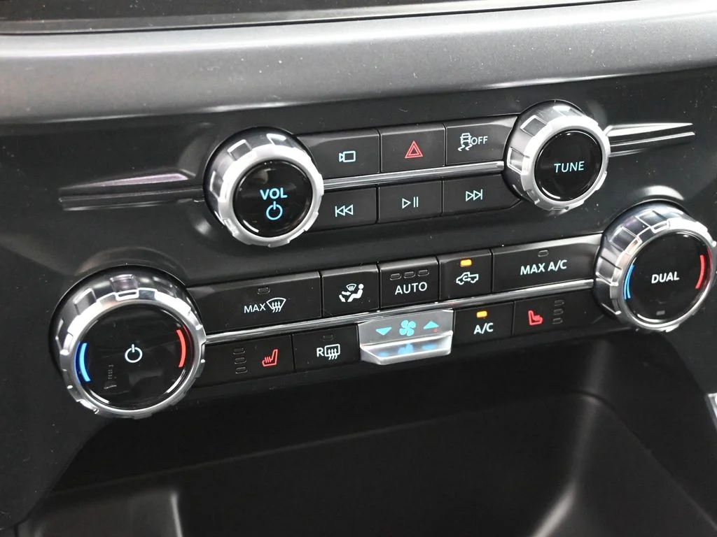 New 2026 Agate Black Metallic Ford XLT image 16