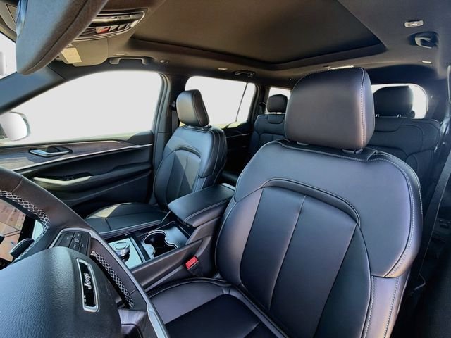 New 2027 White Jeep Limited image 24