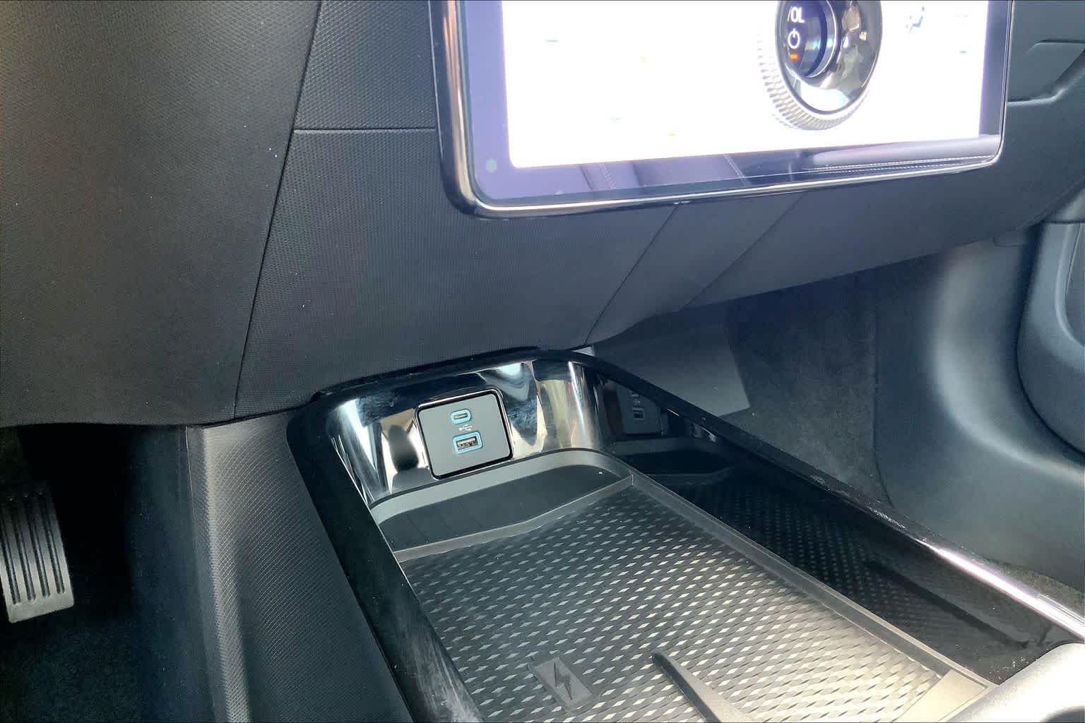Used 2024 Shadow Black Ford Premium image 33